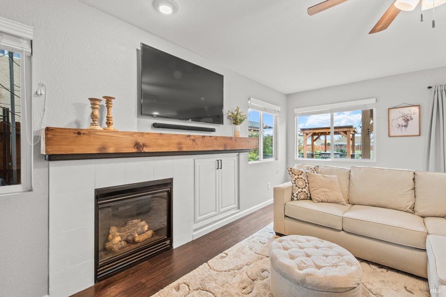 1042 Fountain Grove Dr