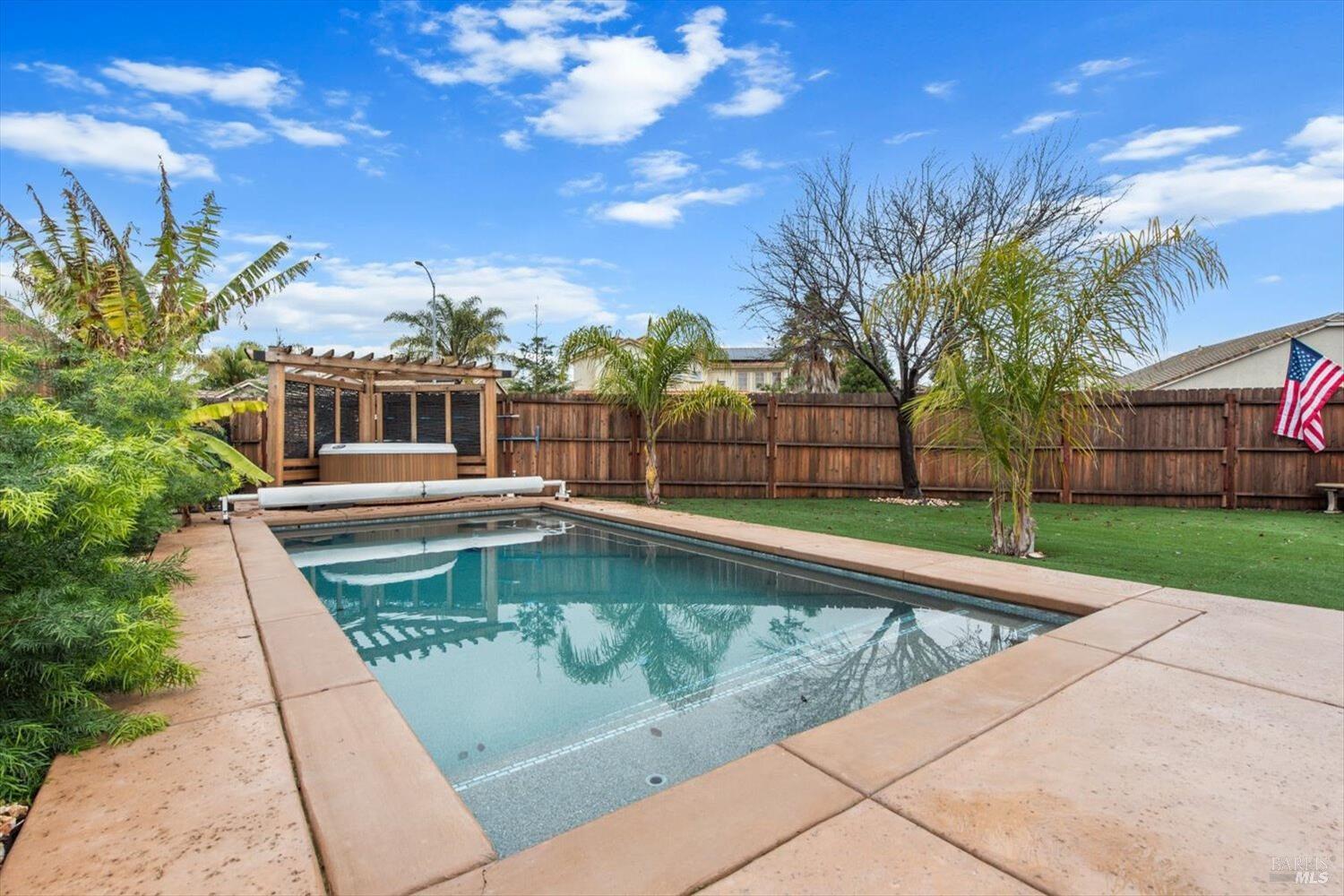 1042 Fountain Grove Dr