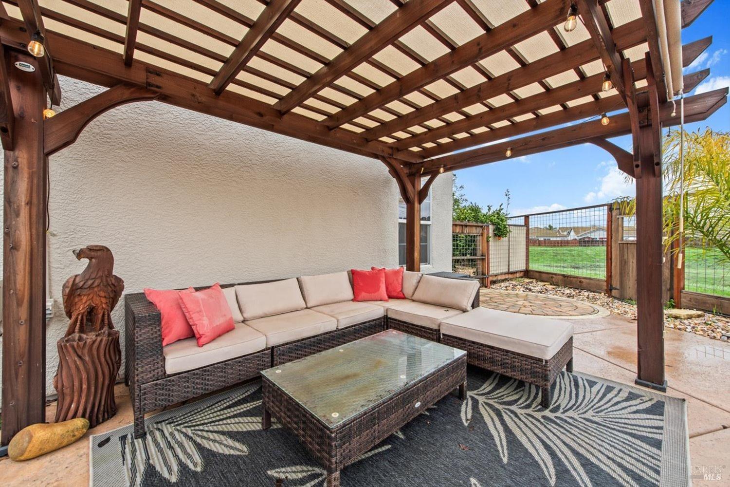 1042 Fountain Grove Dr