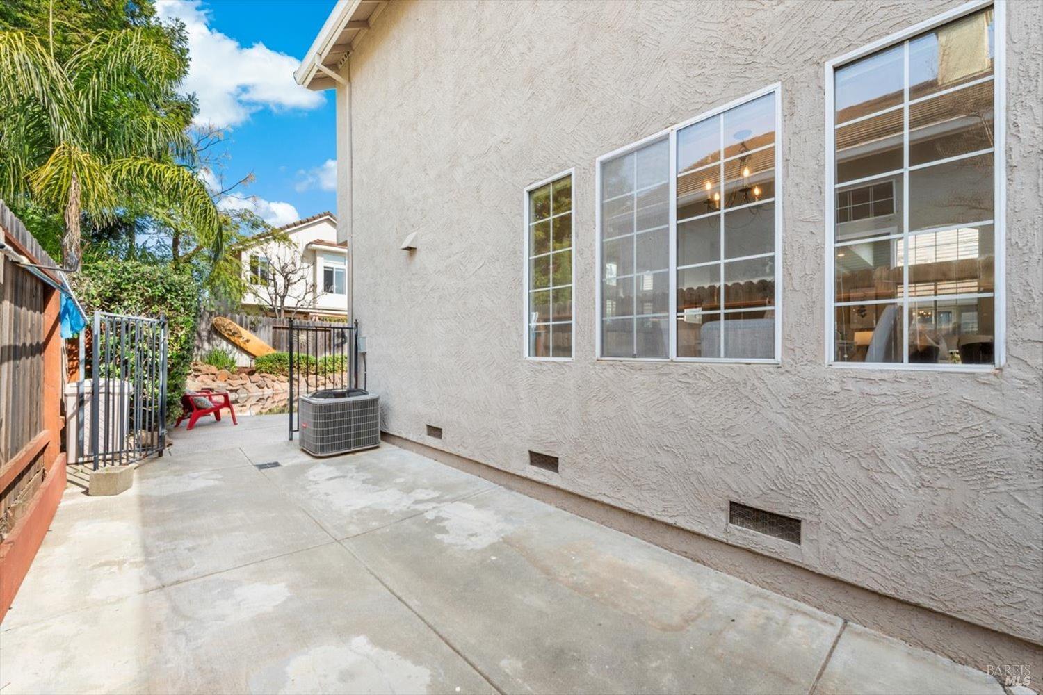407 Rolling Oak Dr