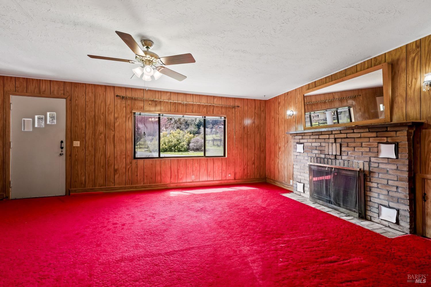 590 W Mendocino Avenue