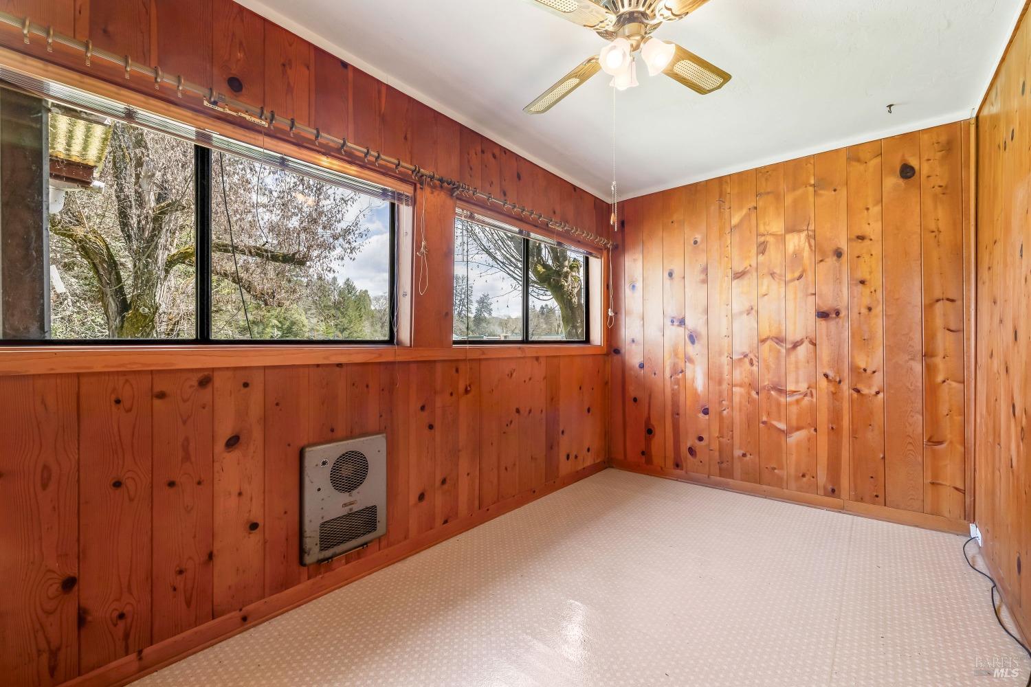 590 W Mendocino Avenue