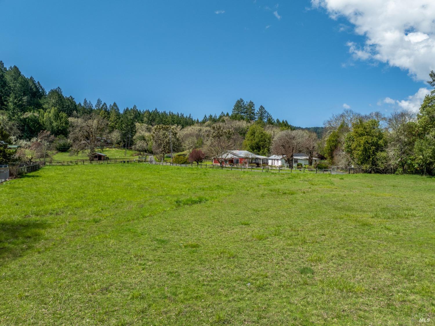 590 W Mendocino Avenue