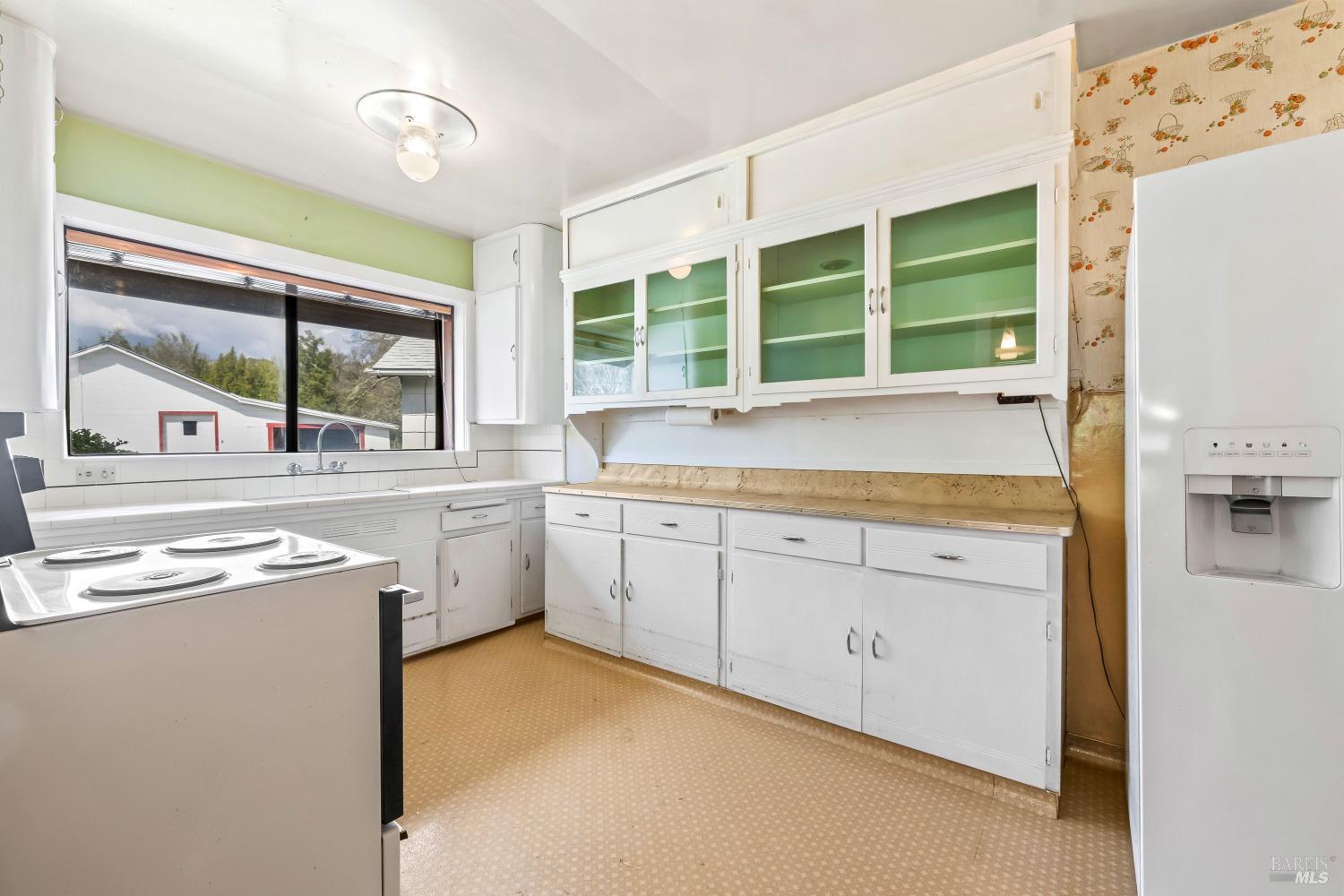 590 W Mendocino Avenue