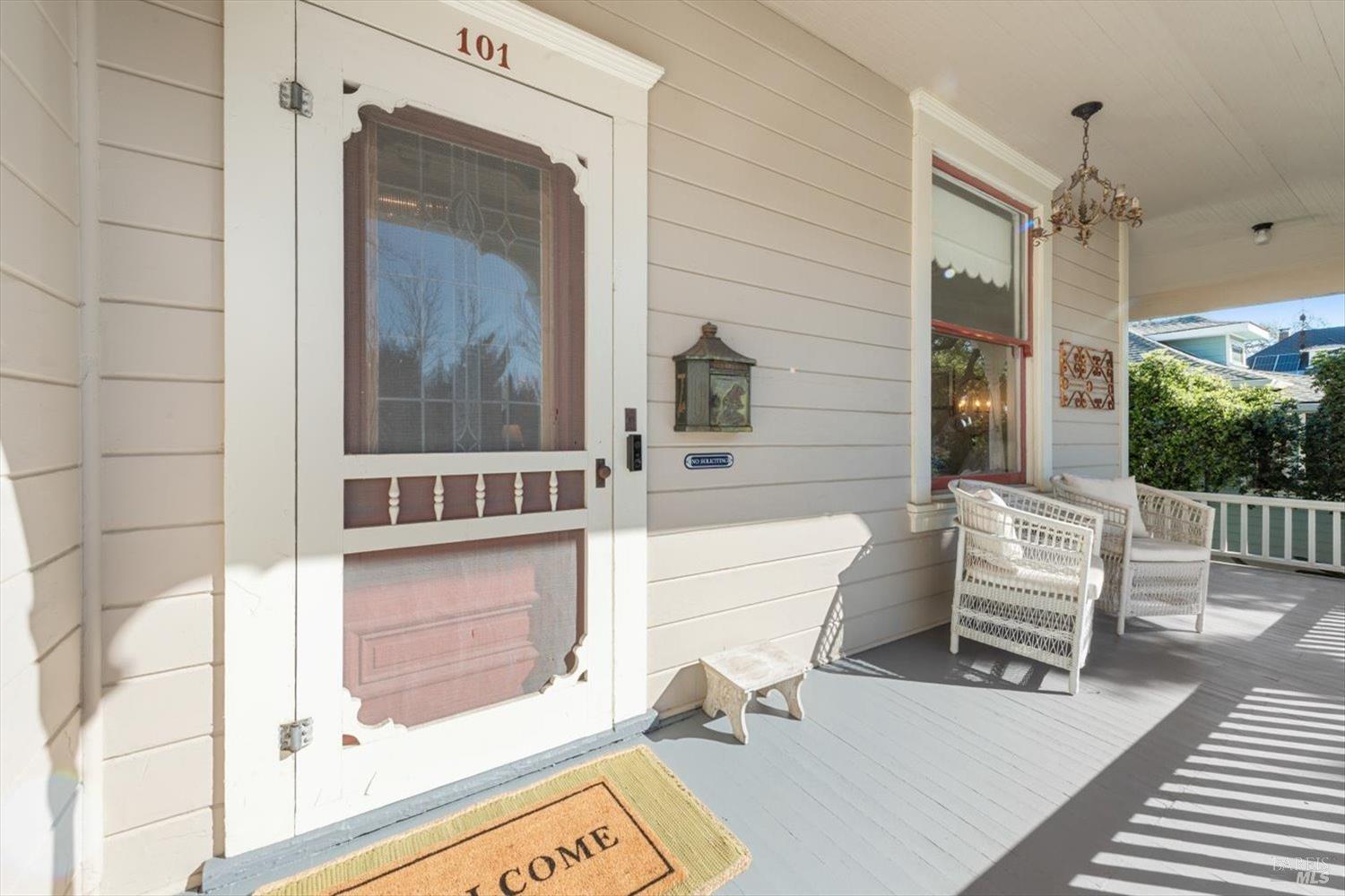 101 Main St