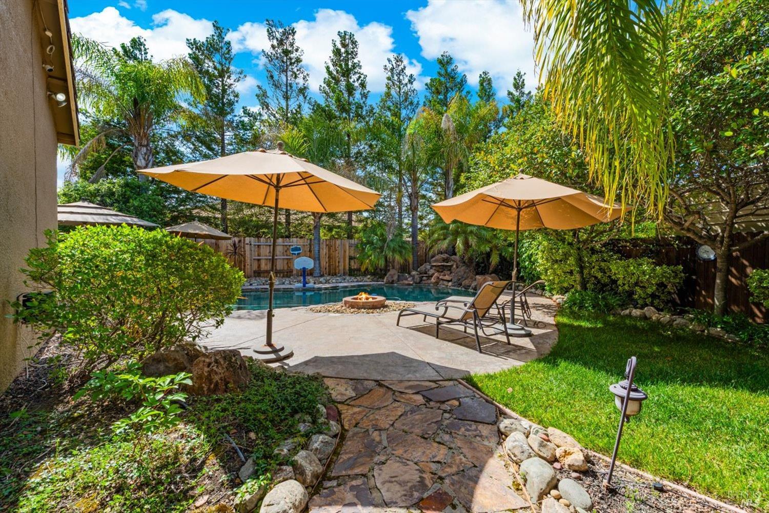 566 Santa Teresa Court