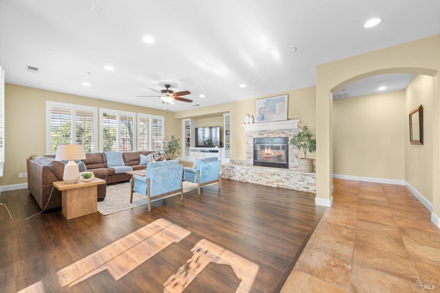 455 Peacock Way