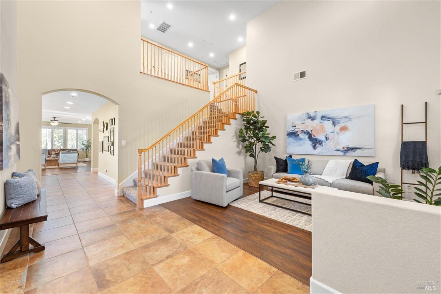 455 Peacock Way
