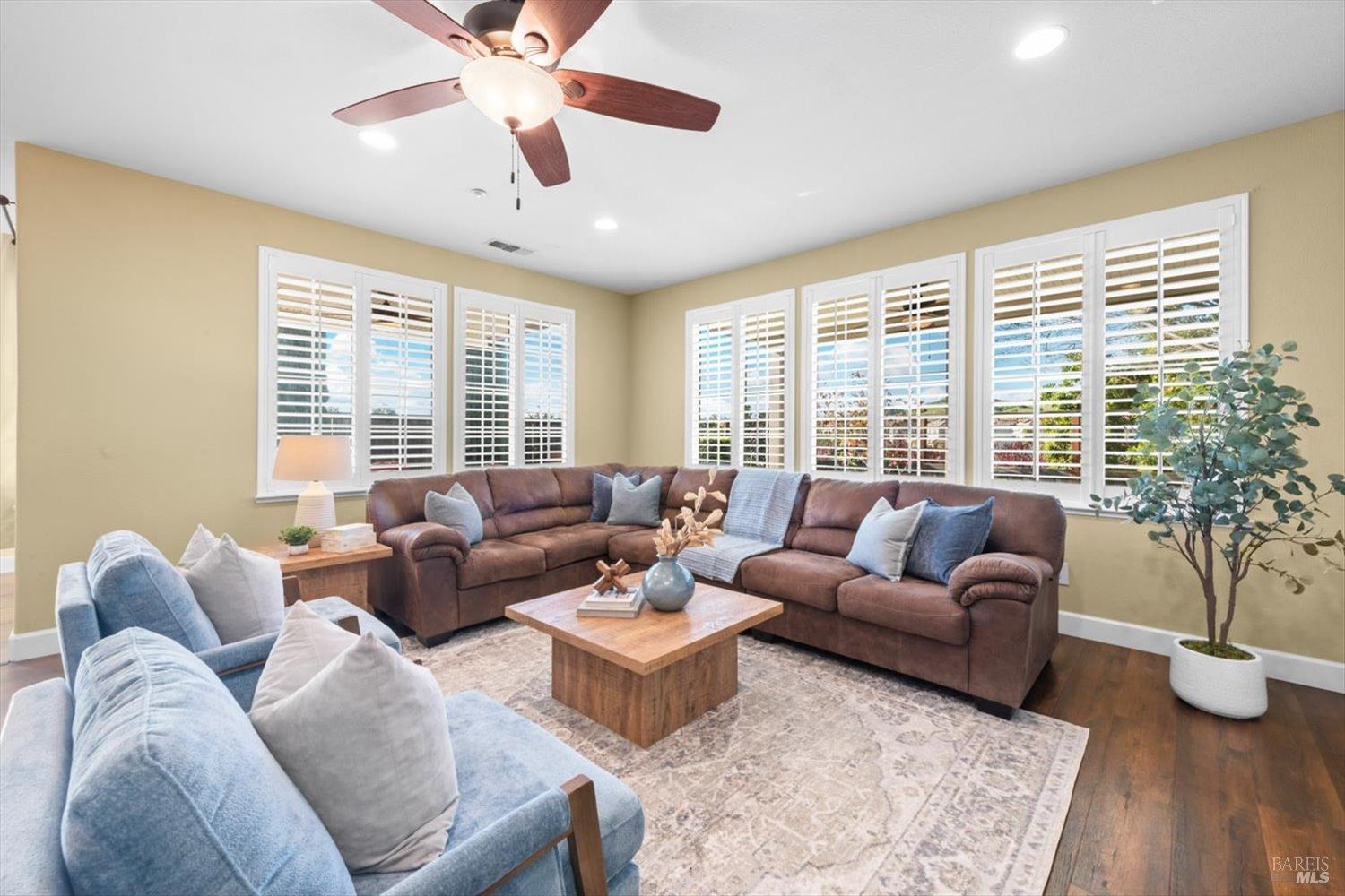 455 Peacock Way
