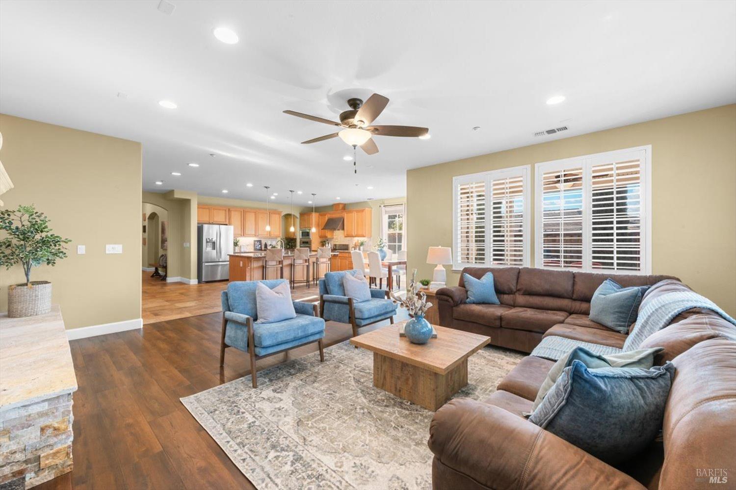 455 Peacock Way
