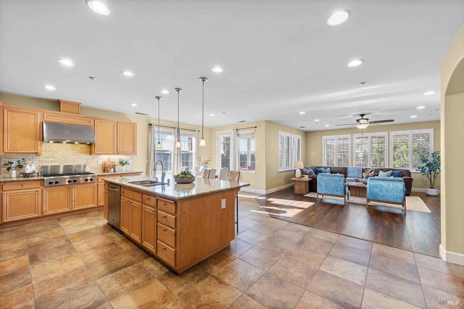 455 Peacock Way
