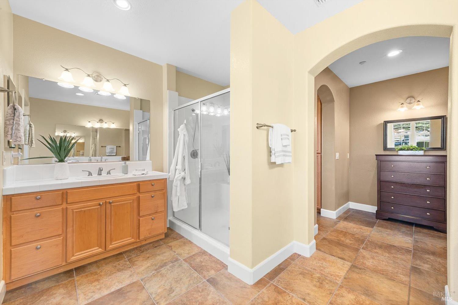 455 Peacock Way