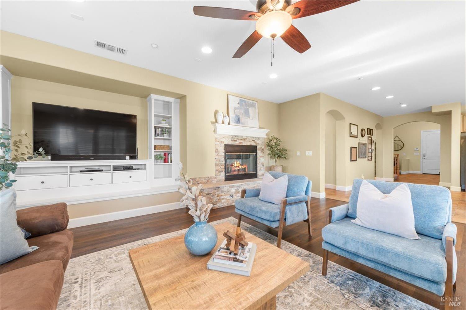 455 Peacock Way