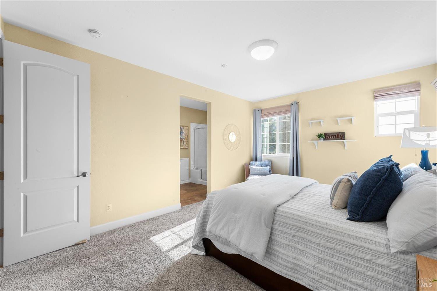 455 Peacock Way