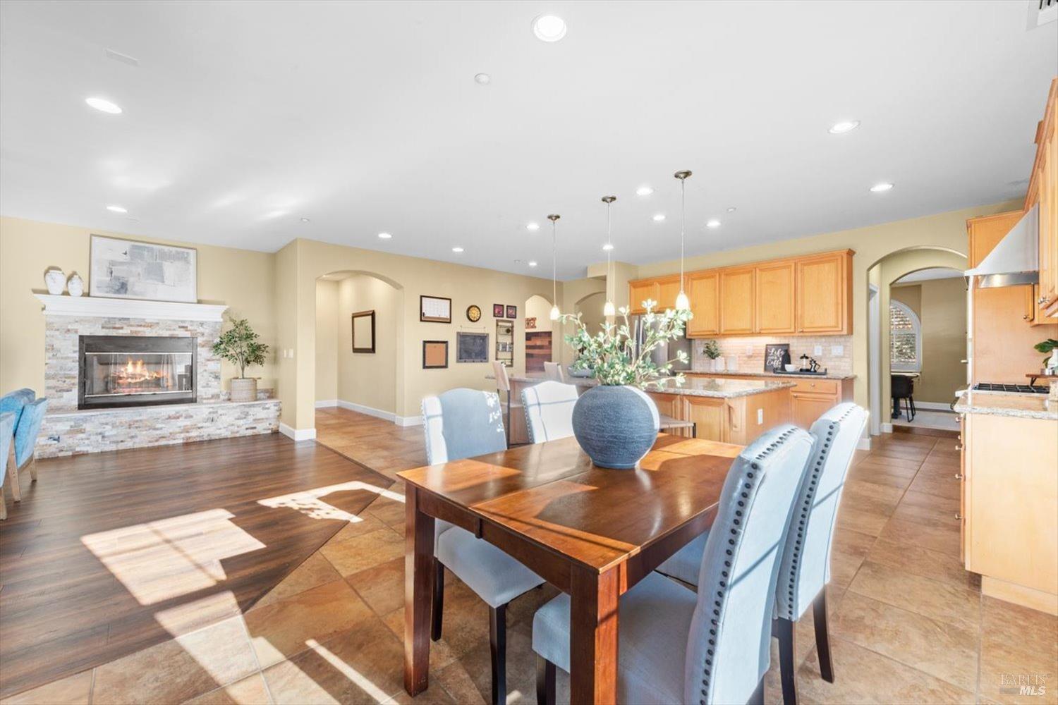 455 Peacock Way