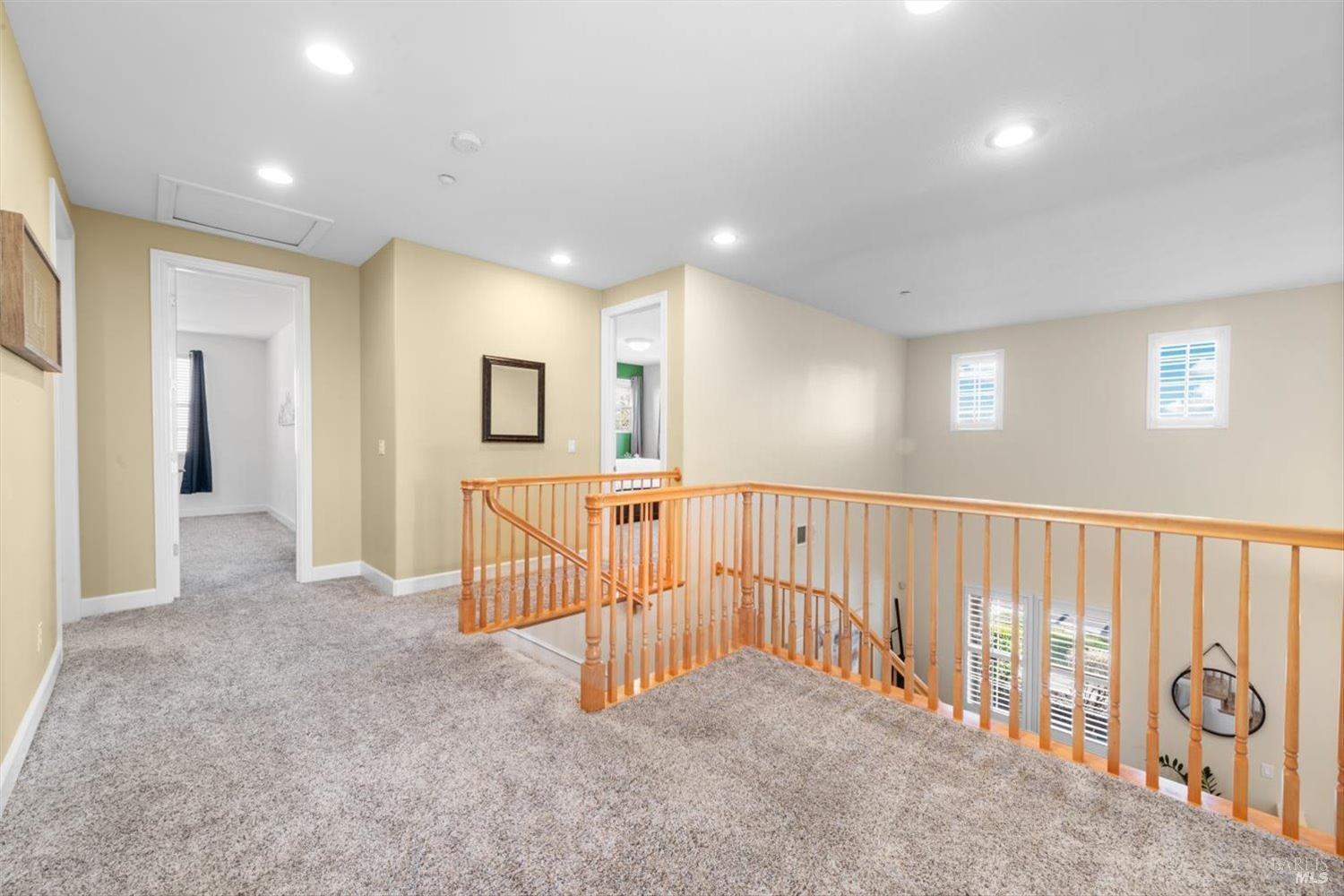 455 Peacock Way