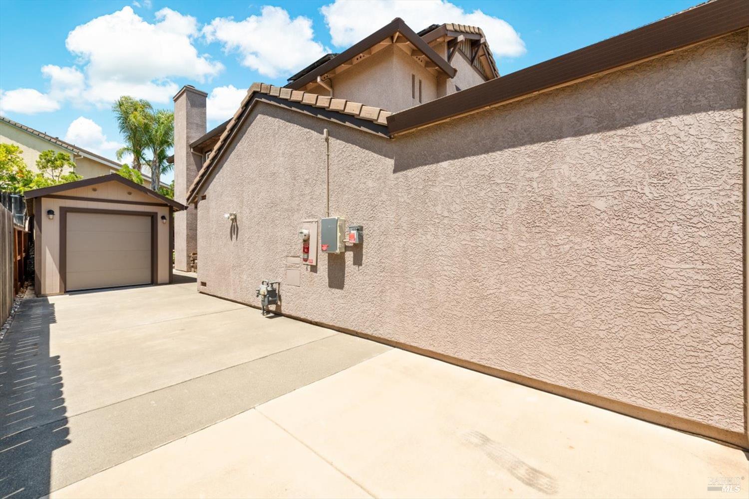 3305 Hillridge Court