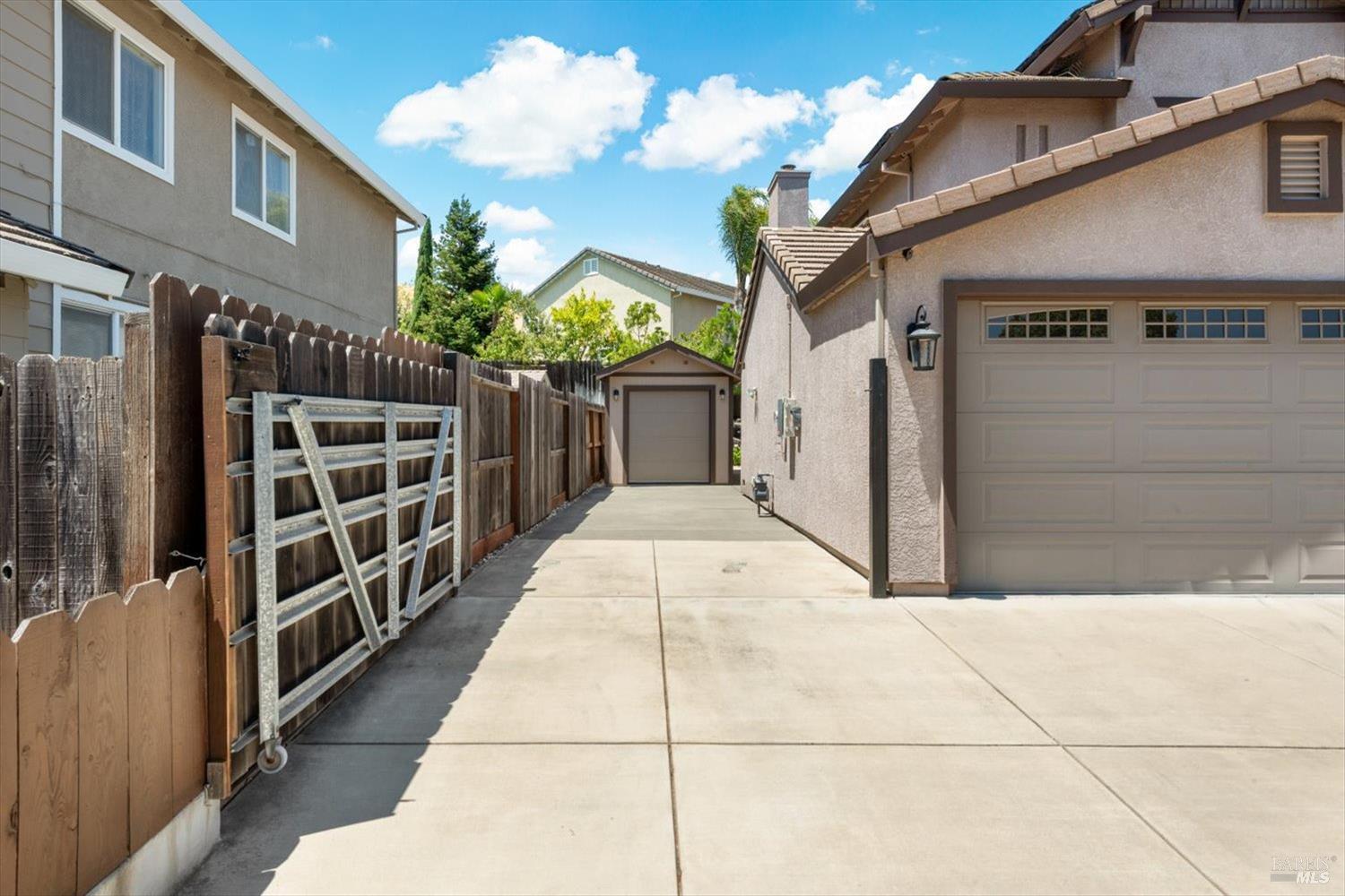 3305 Hillridge Court