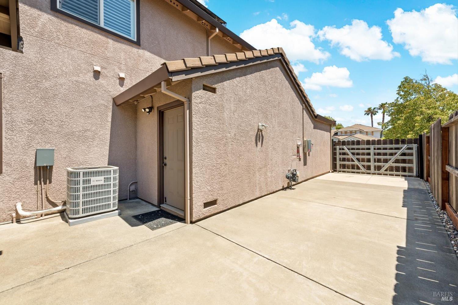 3305 Hillridge Court