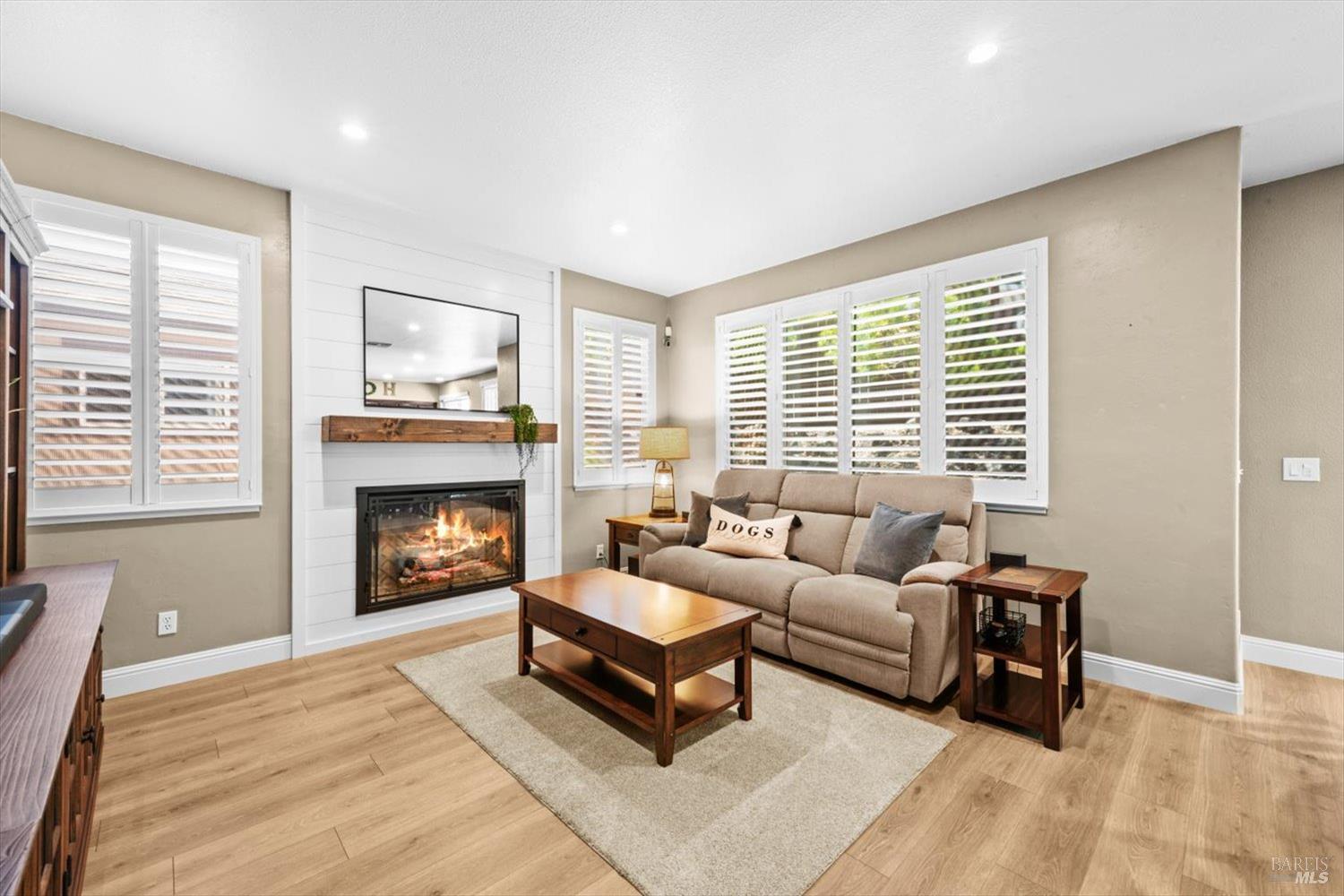 3305 Hillridge Court