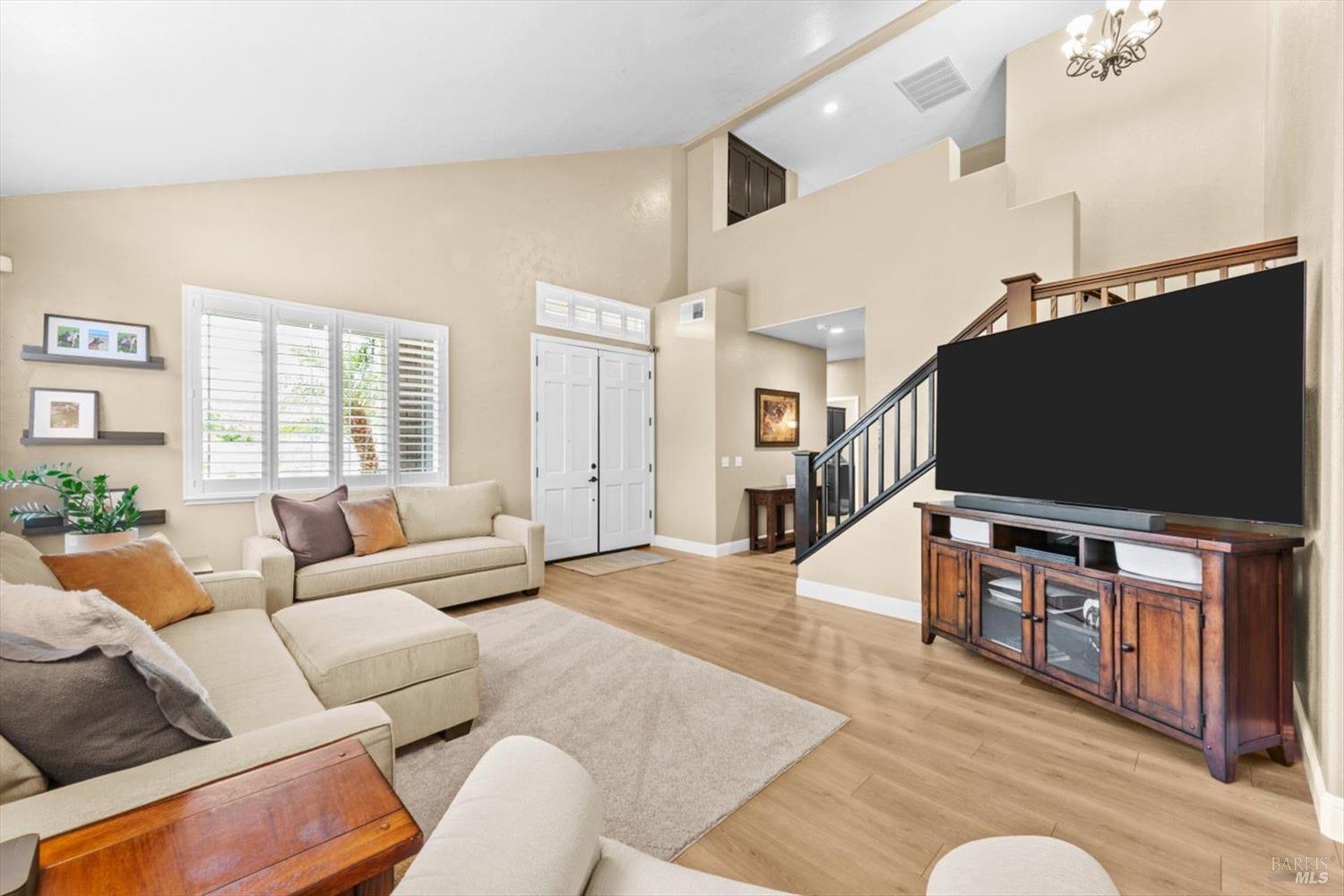 3305 Hillridge Court