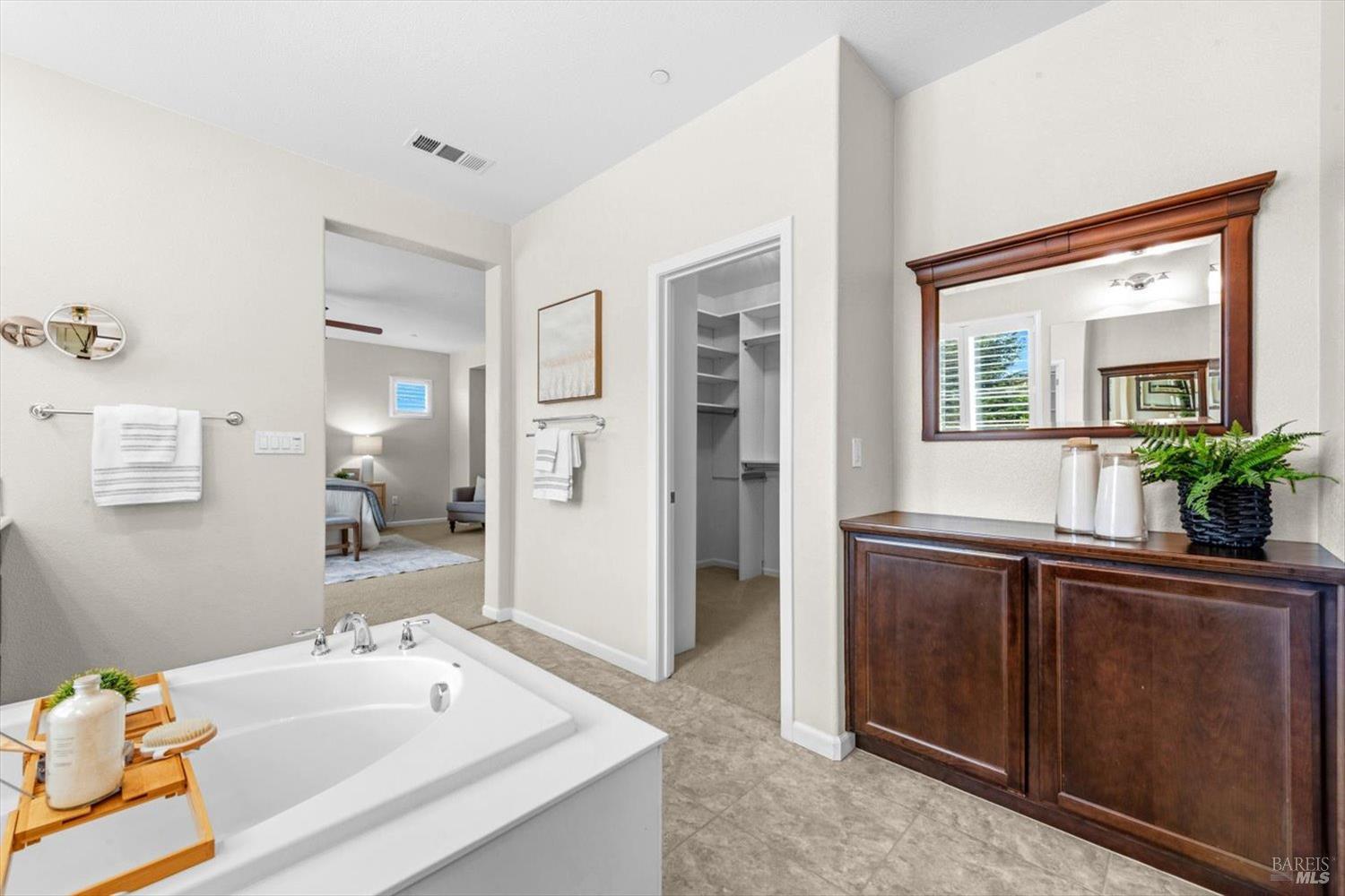 4428 Avondale Circle