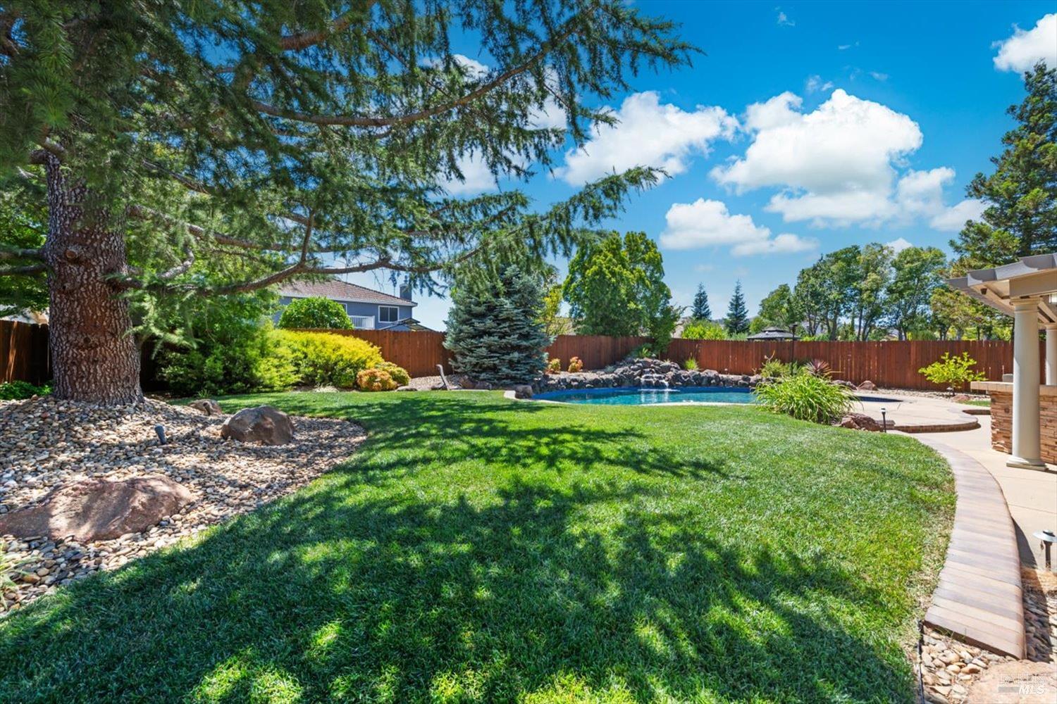907 Dunerose Court