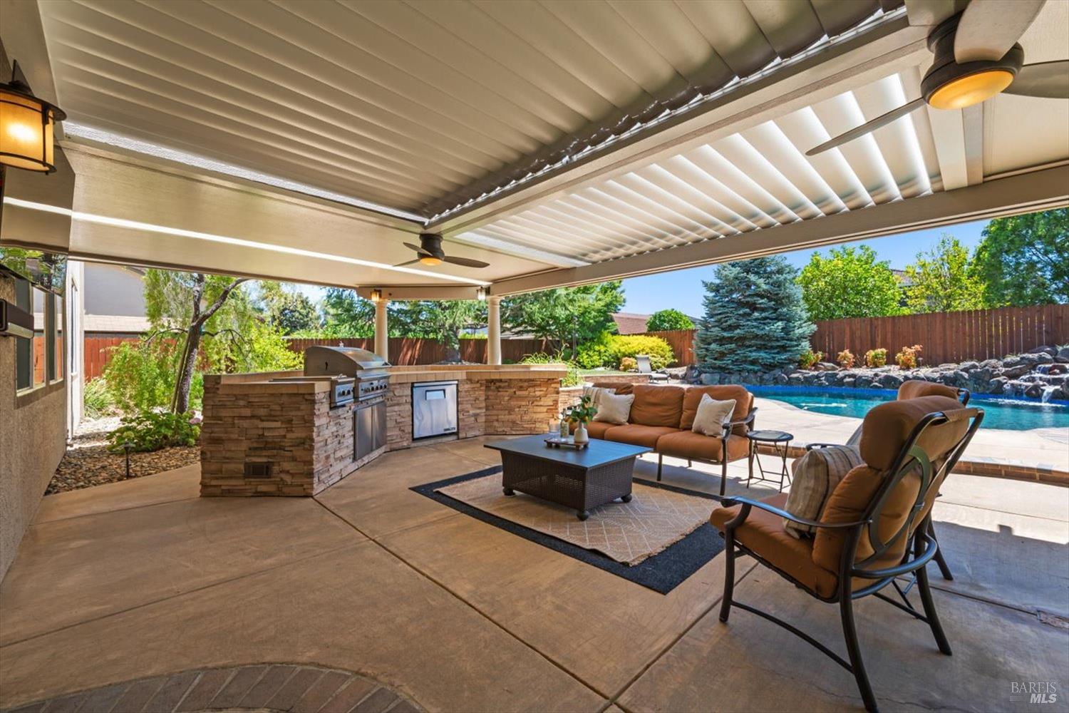 907 Dunerose Court