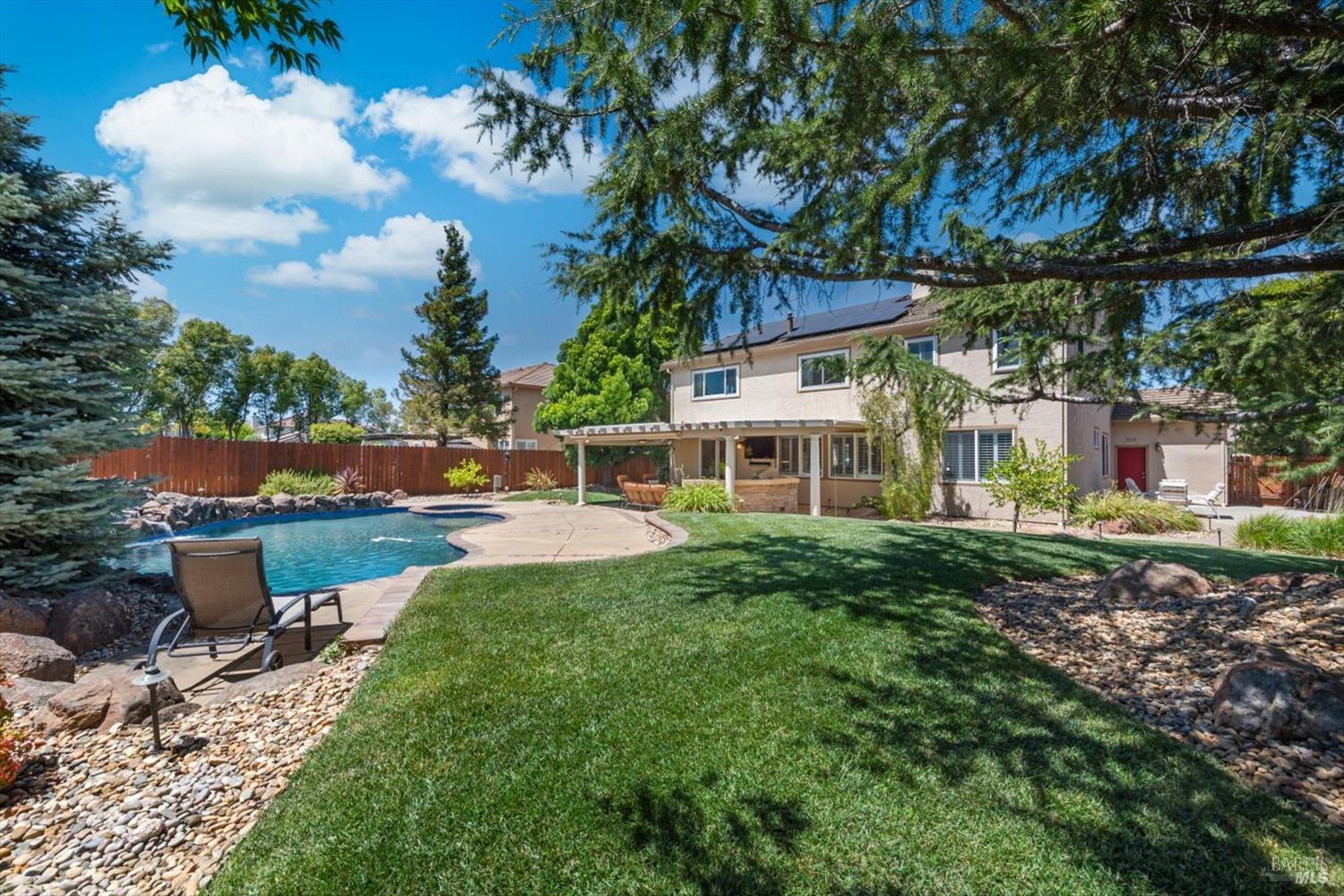 907 Dunerose Court