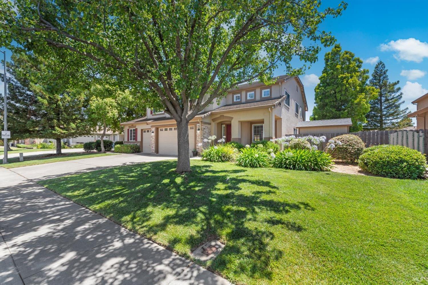 907 Dunerose Court