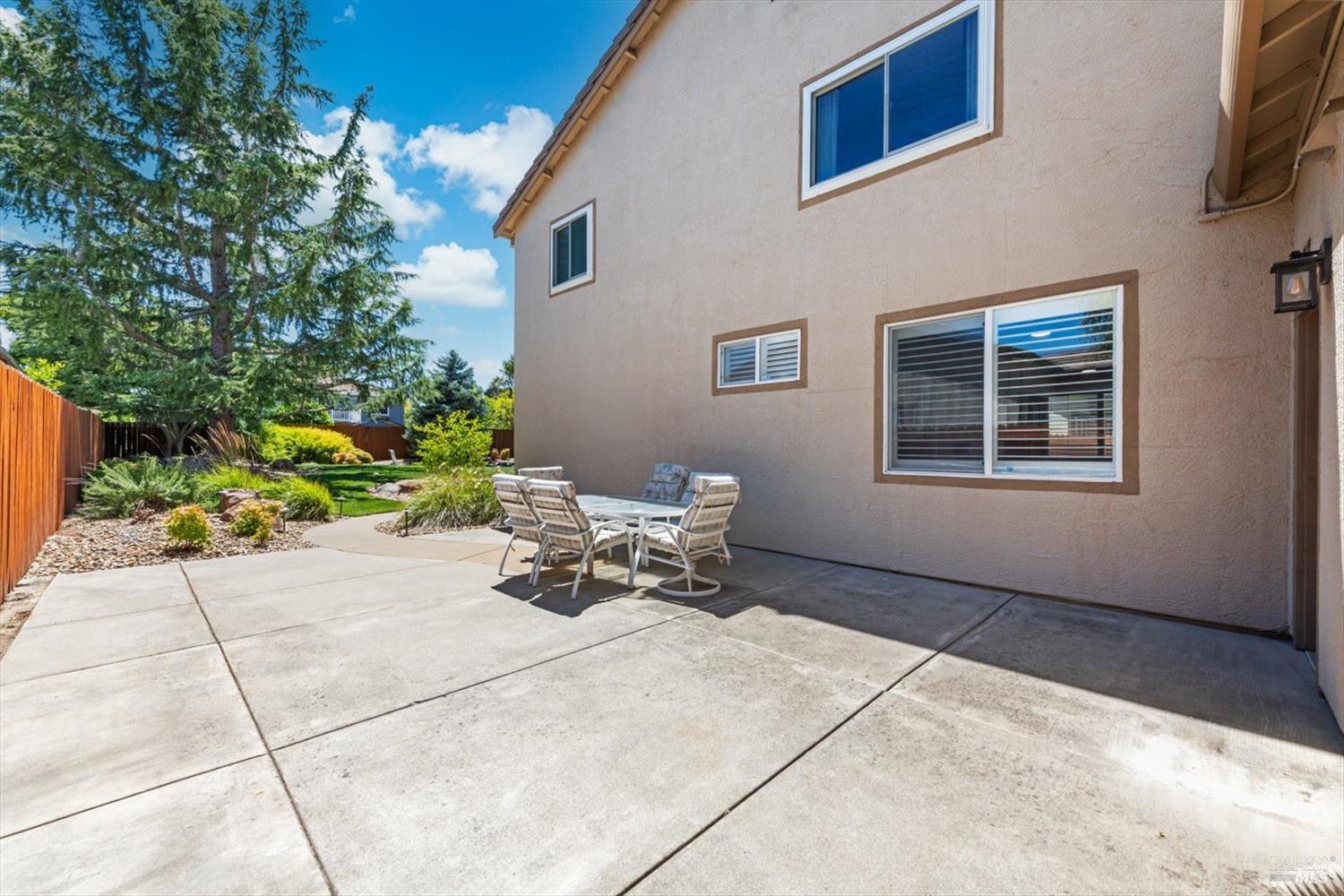 907 Dunerose Court
