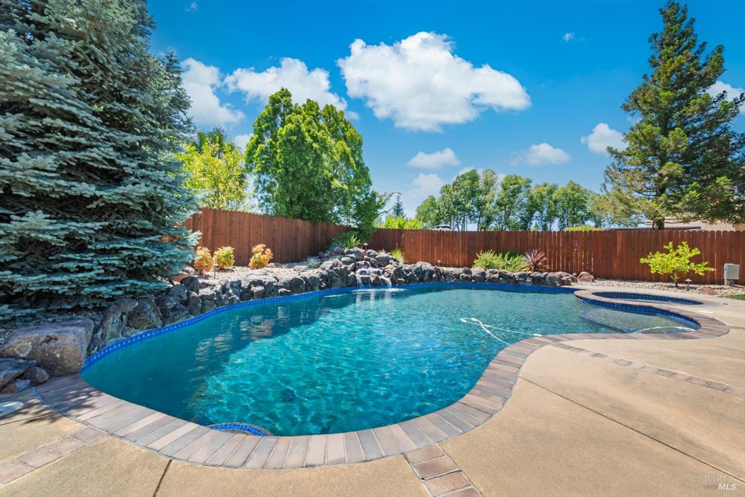 907 Dunerose Court