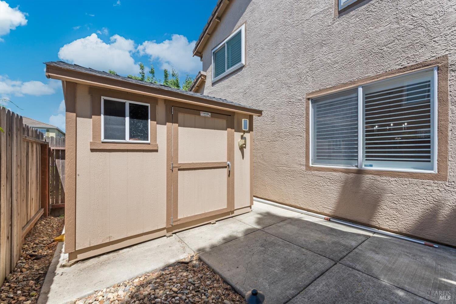 907 Dunerose Court