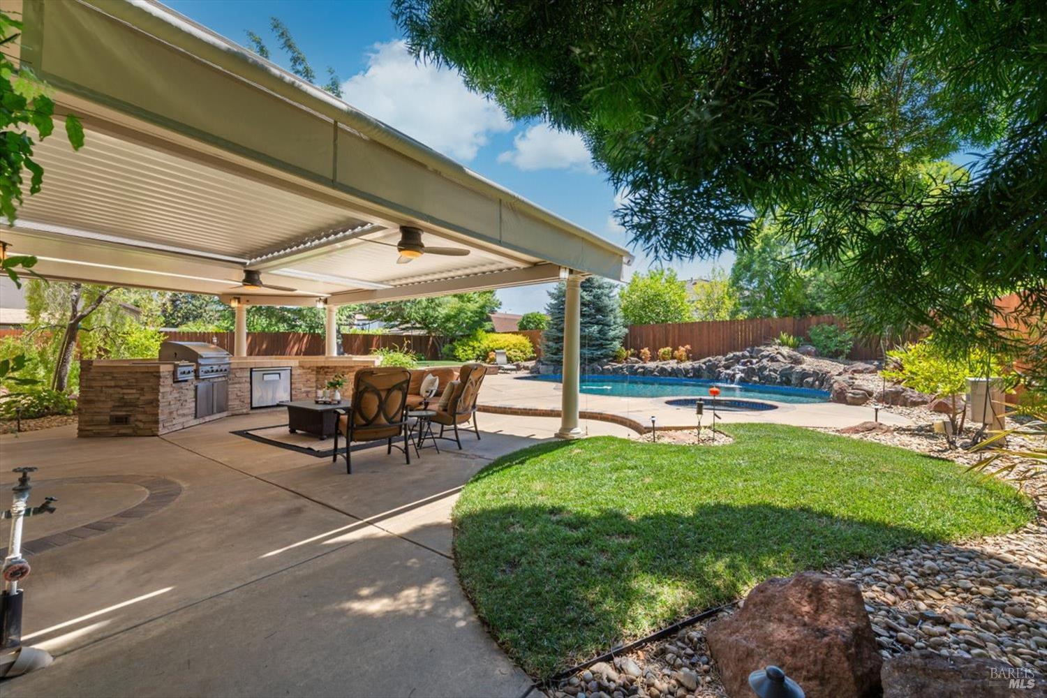 907 Dunerose Court