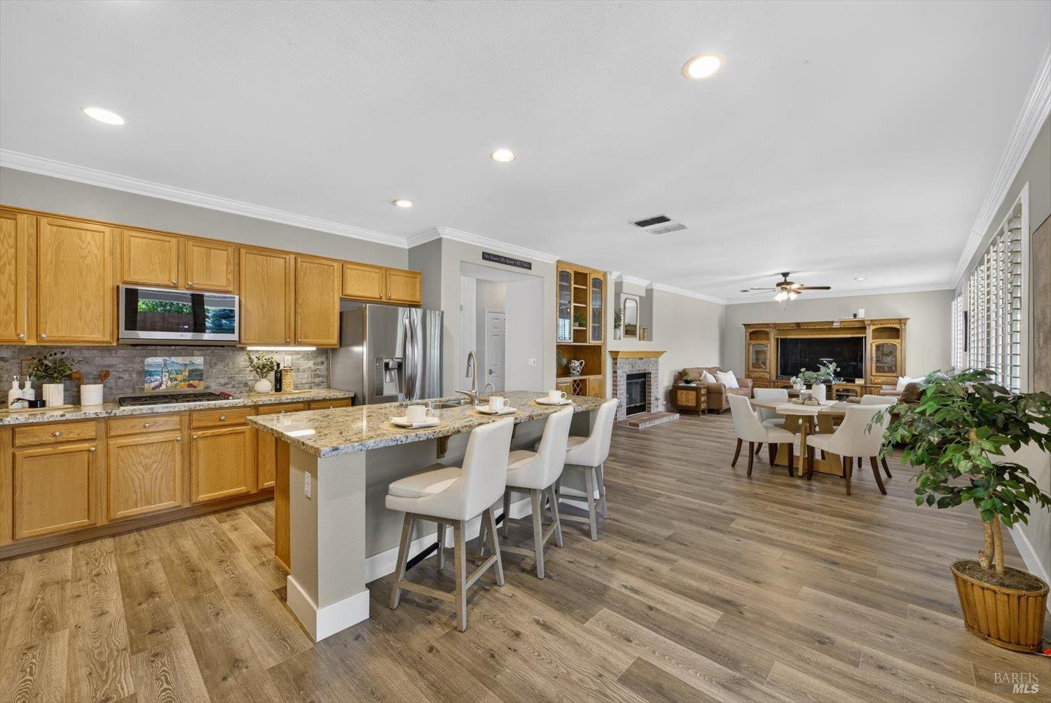 907 Dunerose Court