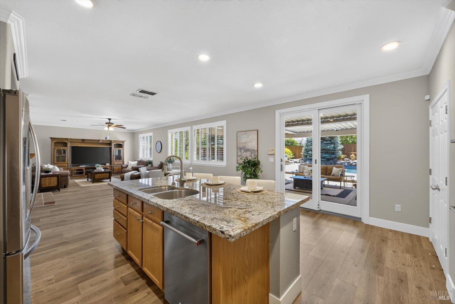 907 Dunerose Court