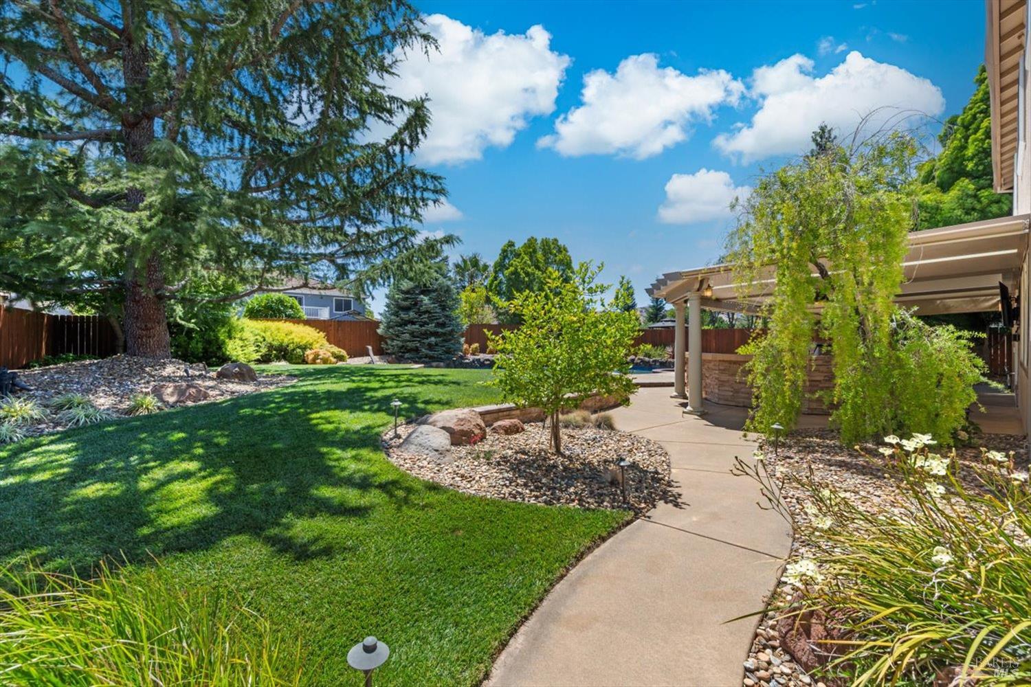 907 Dunerose Court
