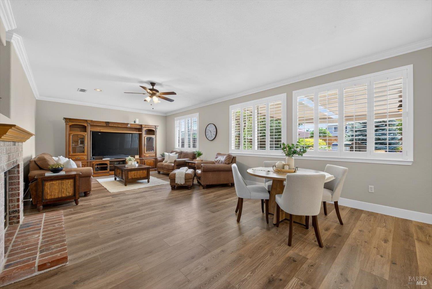 907 Dunerose Court