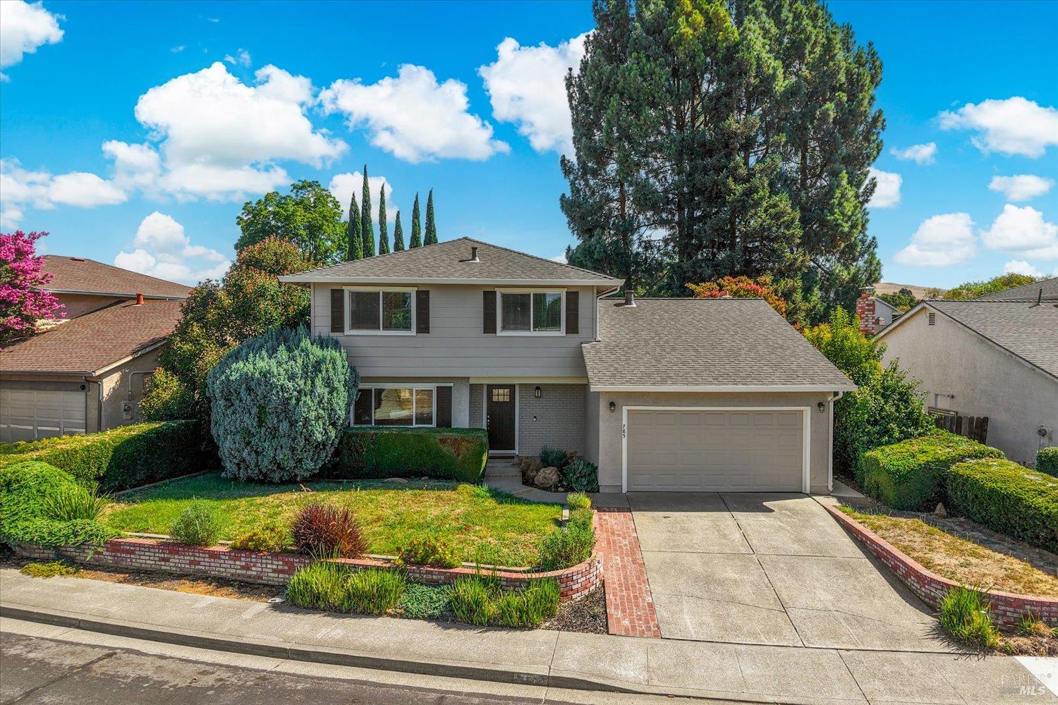 785 Dogwood Circle