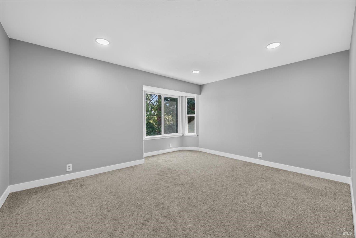 785 Dogwood Circle