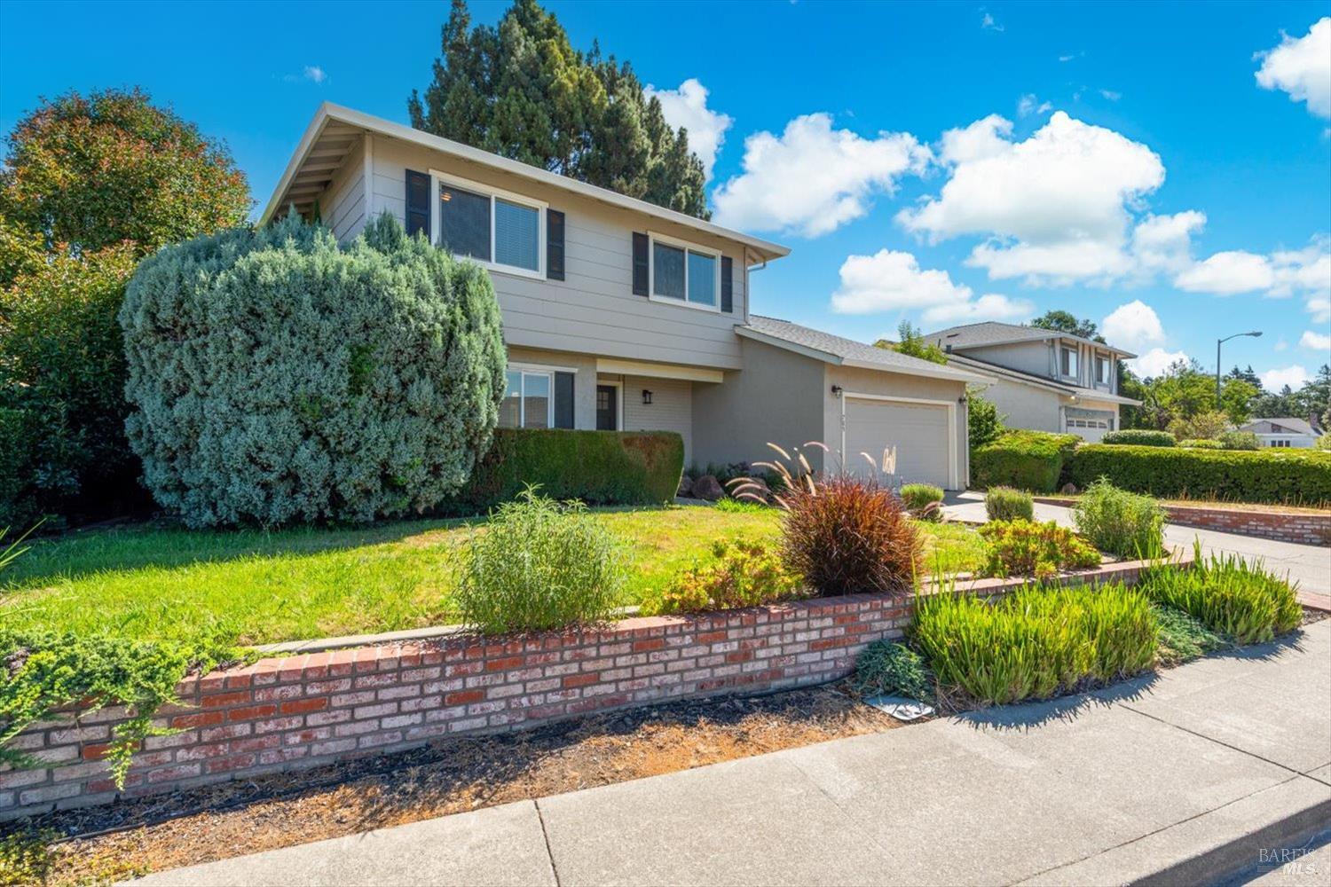 785 Dogwood Circle