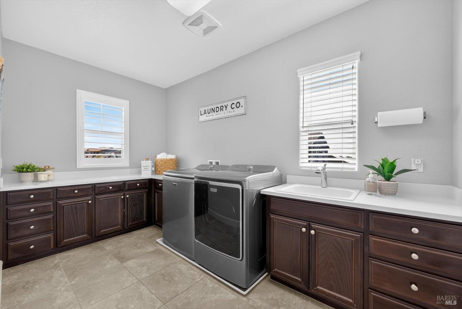 1043 Green Leaf Court