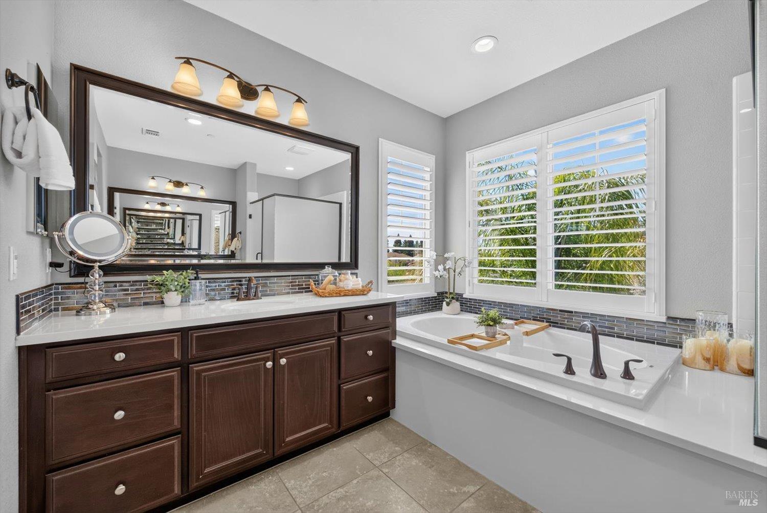 1043 Green Leaf Court