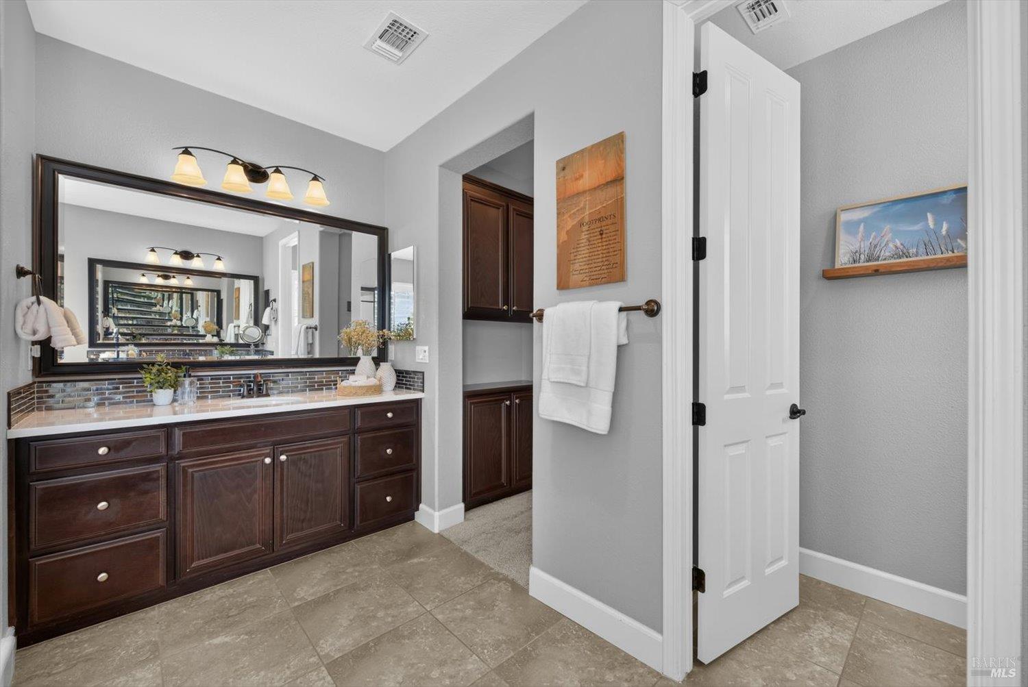 1043 Green Leaf Court