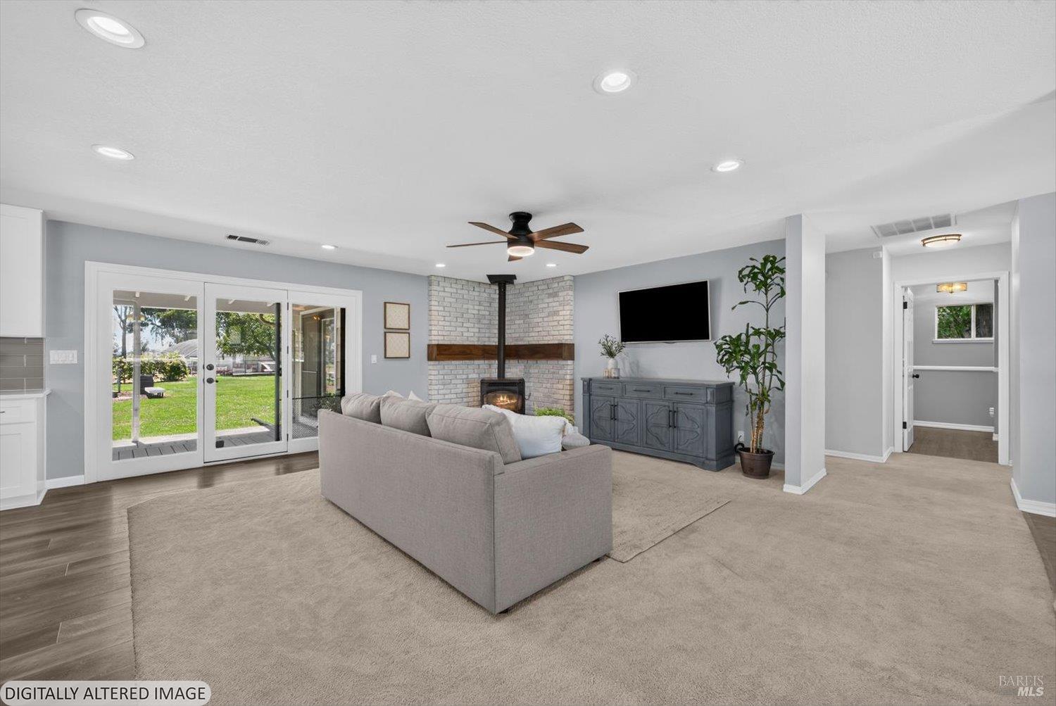 5216 Winding Way