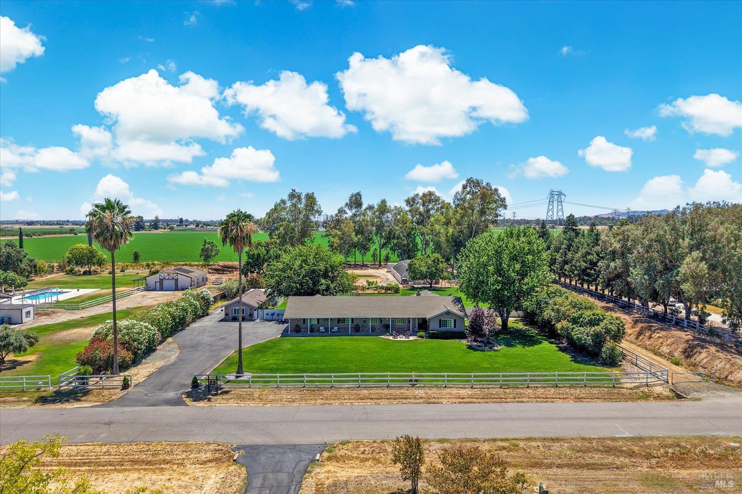 5216 Winding Way