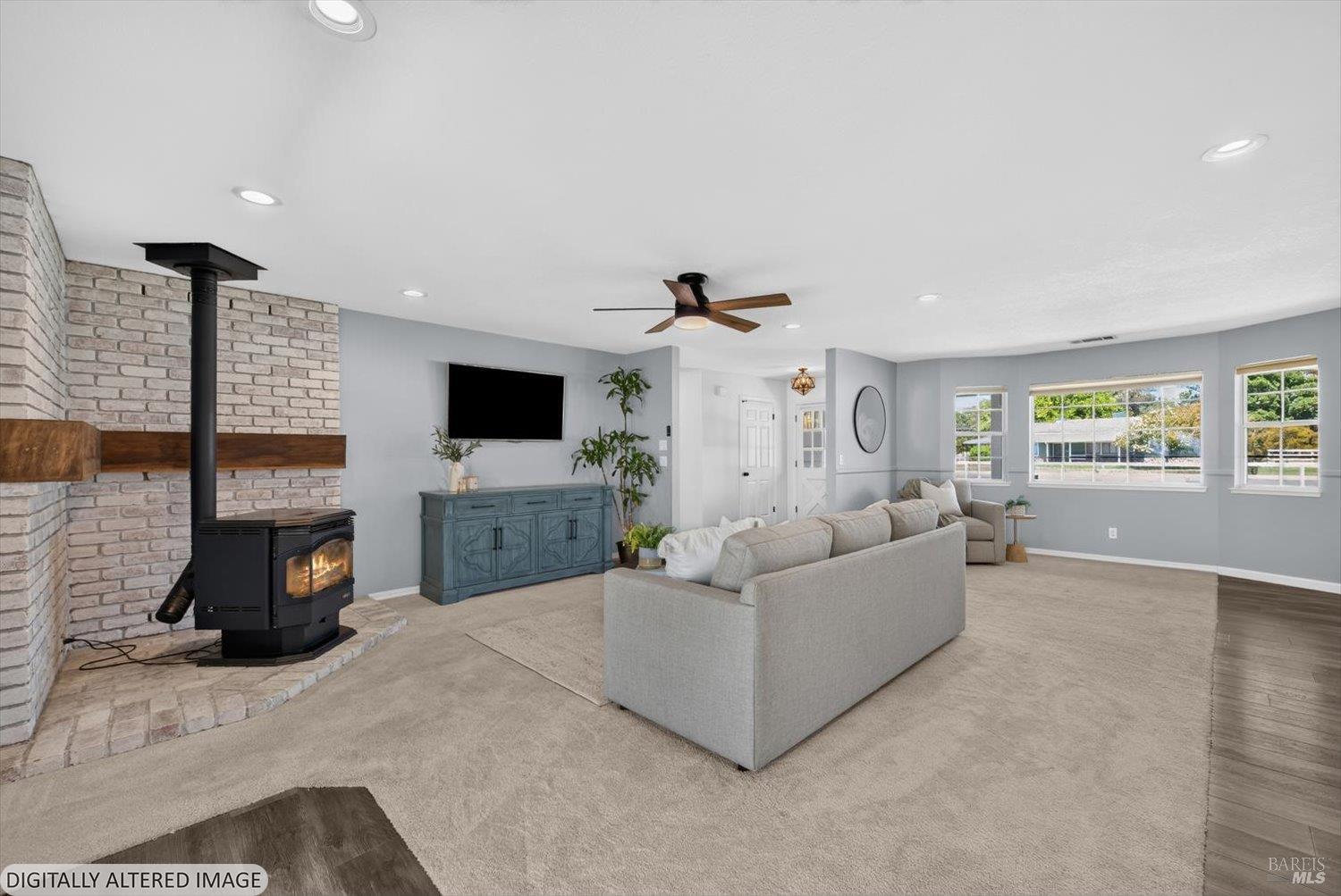 5216 Winding Way