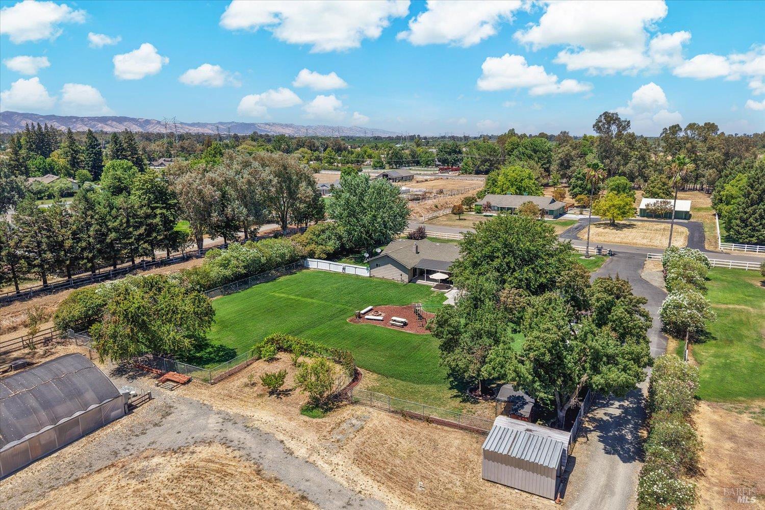 5216 Winding Way
