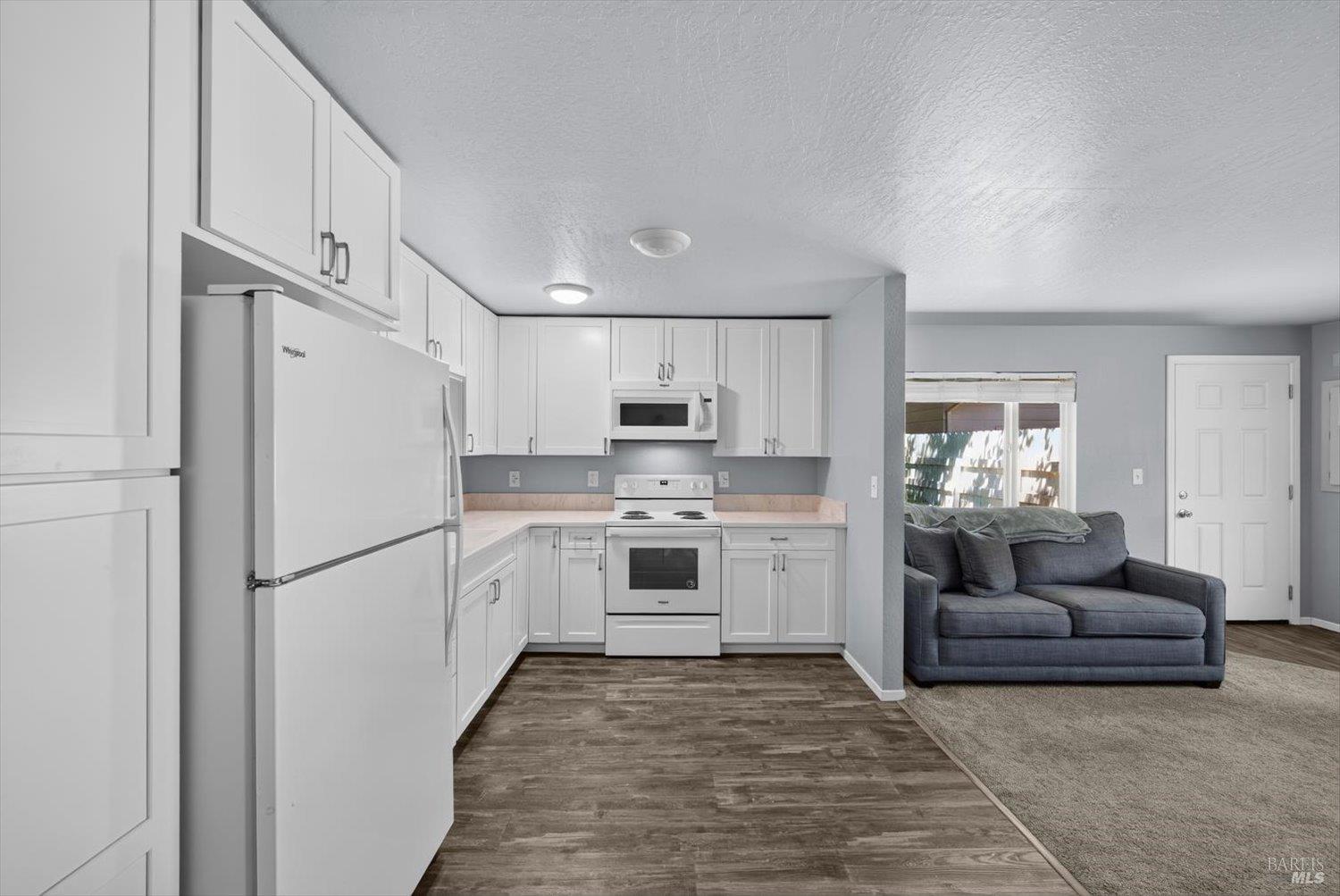 5216 Winding Way