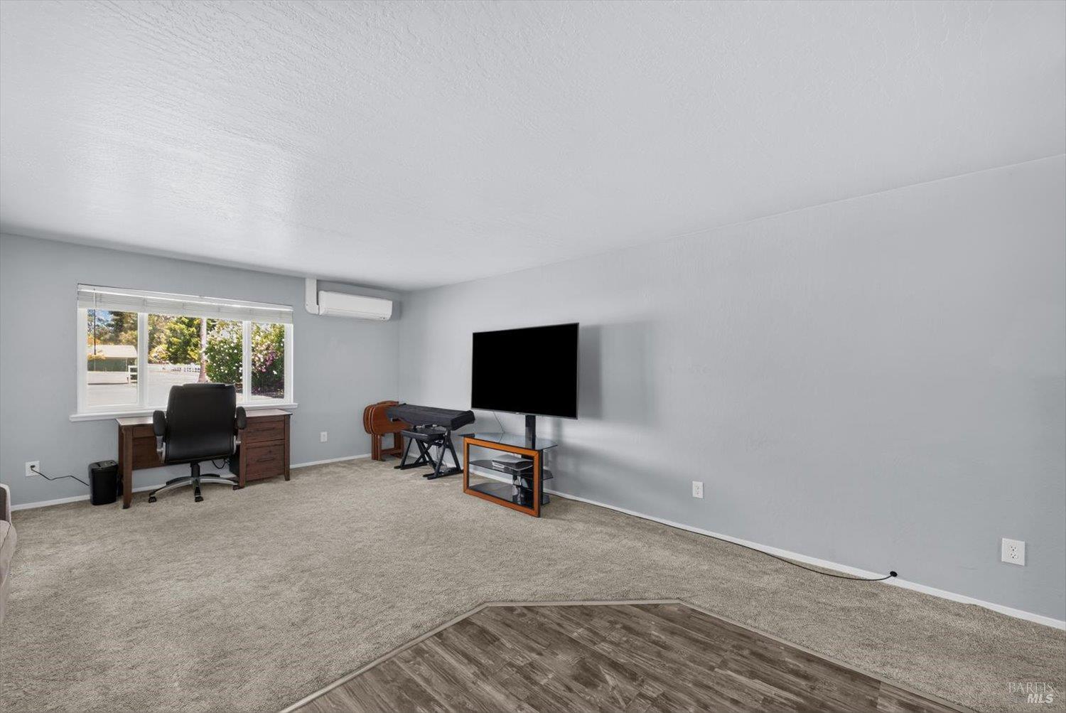 5216 Winding Way